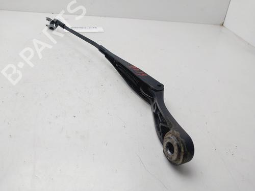 Used Front windshield wiper arm PEUGEOT 308 II (LB_, LP_, LW_, LH_, L3_) [2013-2021]  29117295