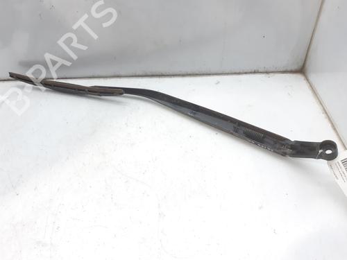 Used Front windshield wiper arm TOYOTA AURIS (_E18_) [2012-2018]  11273188