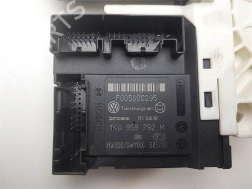 Right front window motor SEAT LEON (1P1) | BP38441592E20 - Image 4