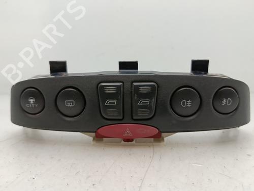 Bouton de warning FIAT PUNTO Hatchback Van (188_) 1.2 60 (60 hp) 29750635