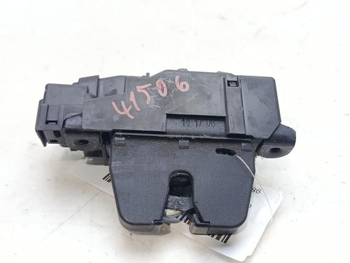 tailgate-lock-citroen-c4-cactus-2014-34173995 main image