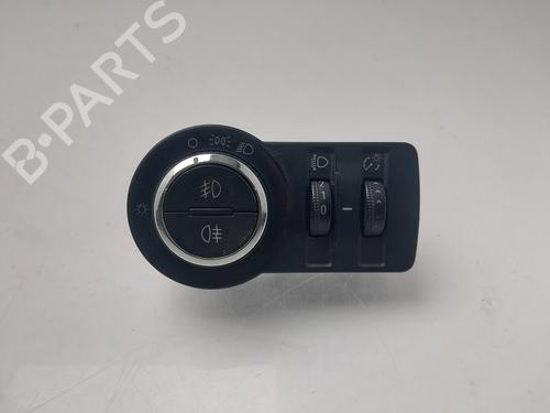 Used Headlight switch CHEVROLET CRUZE (J300) 1.6 (113 hp) 31182045