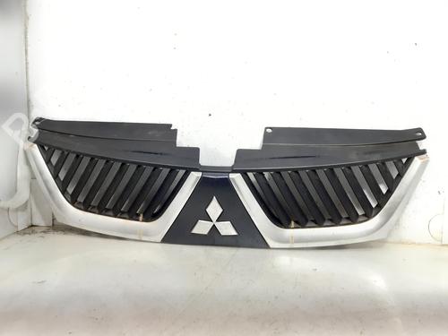 Used Grille MITSUBISHI OUTLANDER II (CW_W) 2.0 DI-D (CW8W) (140 hp) 11757830