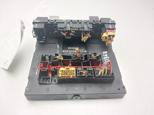 Boîte à Fusibles VW GOLF V Variant (1K5) 1.9 TDI (105 hp) 31877347