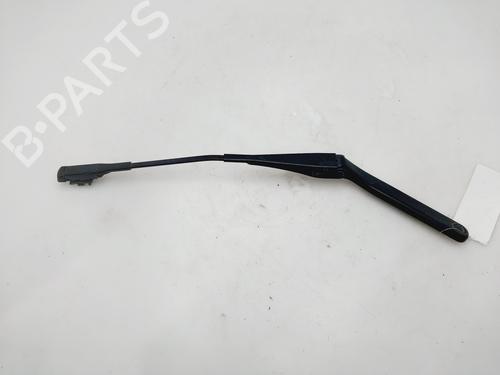 Used Front windshield wiper arm BMW 1 Convertible (E88) 118 d (143 hp) 29606277