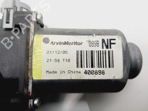 Motor do elevador de vidro trás direito HYUNDAI SONATA V (NF) 2.4 | BP30927290E22