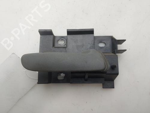 Used Front right interior door handle Front right interior door handle 38049587 38049587