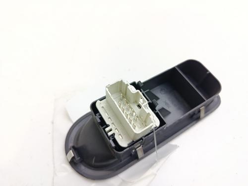 Left front window switch RENAULT CLIO III (BR0/1, CR0/1) 1.4 16V | BP30077581I27