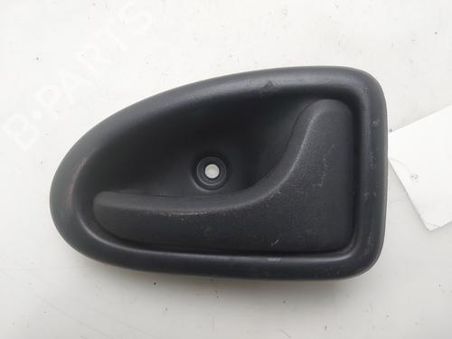 Høyre foran invendig håndtak Høyre foran invendig håndtak RENAULT MEGANE I Classic (LA0/1_) 1.4 16V (LA0D, LA1H, lA0W, LA10) (95 hp) 36663212 36663212