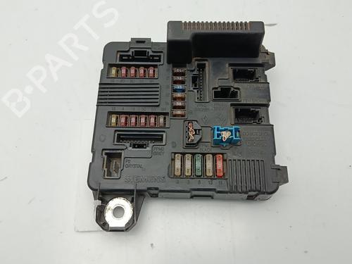 Used Fuse box RENAULT MEGANE II Saloon (LM0/1_) 1.9 dCi (LM0G, LM1G, LM2C) (120 hp) 30263800