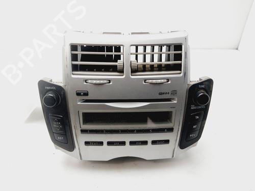 Used Radio TOYOTA YARIS (_P9_) 1.4 D-4D (NLP90_, NLP90R) (90 hp) 30442124
