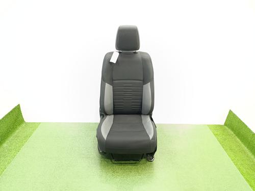 Right front seat TOYOTA AURIS Estate (_E18_) 1.8 Hybrid (ZWE186_, ZWE186R, ZWE186H) | BP31584679C16 