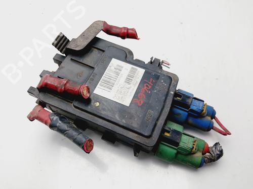 Fuse box RENAULT LAGUNA III (BT0/1) 2.0 dCi (BT07, BT0J, BT14, BT1A, BT1S) | BP31827142E1