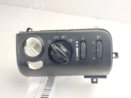 Used Headlight switch Headlight switch CHRYSLER VOYAGER / GRAND VOYAGER III (GS_, NS_) 2.5 TD (116 hp) 33928884 33928884