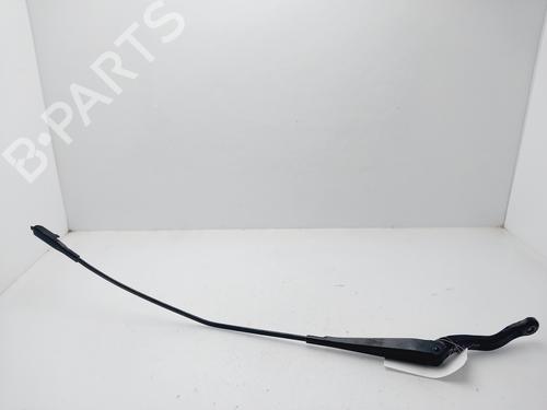 Used Front windshield wiper arm OPEL CORSA E (X15) [2014-2025]  25913550