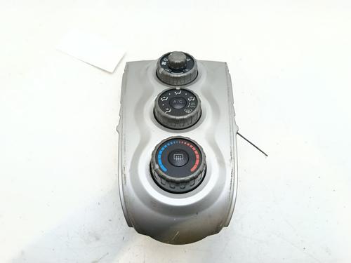 Used Climate control Climate control TOYOTA YARIS (_P9_) 1.3 VVT-i (SCP90_, SCP90R) (87 hp) 36566126 36566126