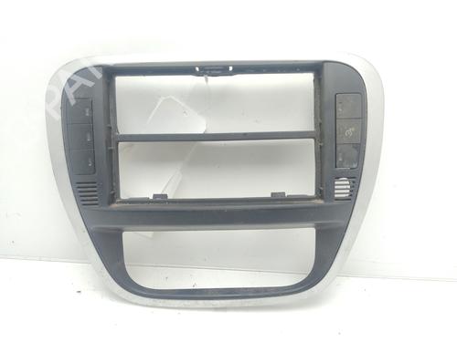 Mittelkonsole CITROËN C2 (JM_) 1.4 HDi (68 hp) 23092395