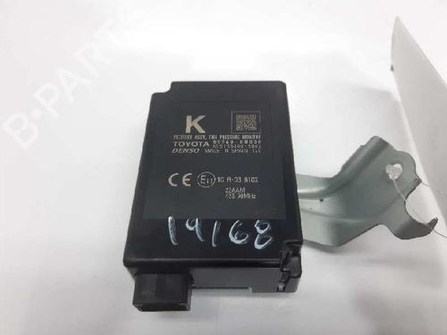 Used Electronic module TOYOTA YARIS (_P13_) 1.0 (KSP130_, KSP130) (69 hp) 5275292