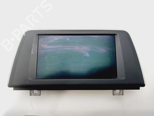 Used Display monitor BMW X1 (F48) sDrive 18 d (150 hp) 30689475
