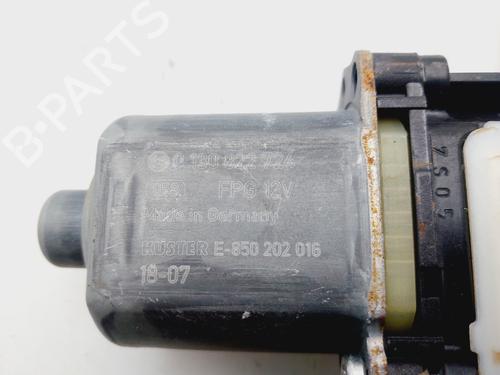 Rudehejsemotor bagstkærm højre SEAT LEON ST (5F8)  | BP29714337E22 