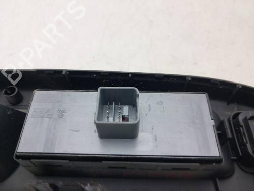 Left front window switch VW PASSAT B6 (3C2) 2.0 TDI | BP39428005I27 - Image 3