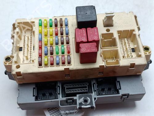 Used Fuse box Fuse box ALFA ROMEO 159 (939_) 2.4 JTDM (939AXD12, 939AXD1B) (200 hp) 40082133 40082133
