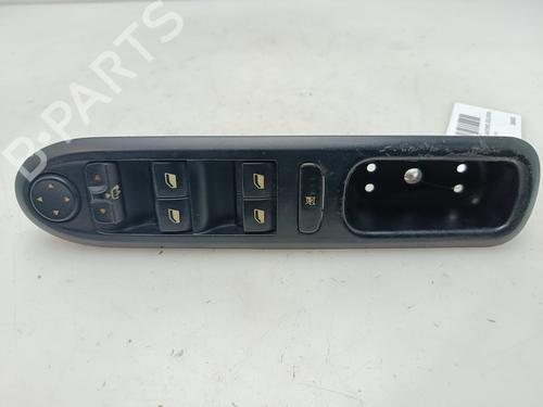 Used Left front window switch PEUGEOT 407 (6D_) 2.0 HDi 135 (6DRHRH, 6DRHRE, 6DRHRG, 6DRHRJ) (136 hp) 29408509