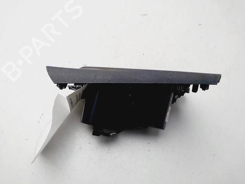 Console centrale MERCEDES-BENZ A-CLASS (W176) A 180 (176.042) (122 hp) 32032245