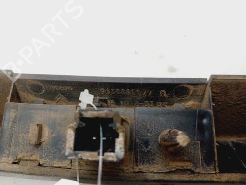Trunk håndtak CITROËN C3 I (FC_, FN_) 1.4 i Bivalent | BP28302828C132 