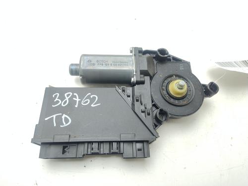 Used Right rear window motor VW TOUAREG (7LA, 7L6, 7L7) 2.5 R5 TDI (174 hp) 30263656
