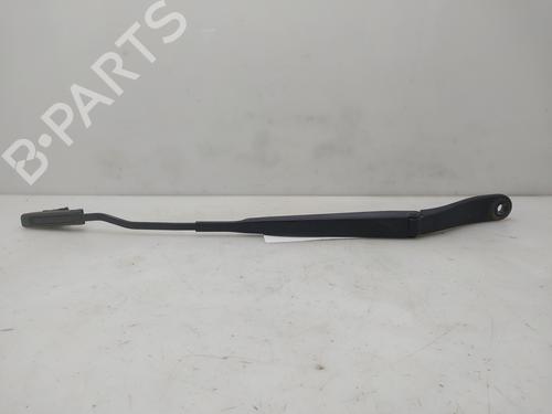 Used Front windshield wiper arm Front windshield wiper arm 37282066 37282066