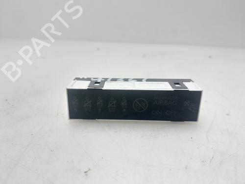 Display Display 39064465 39064465