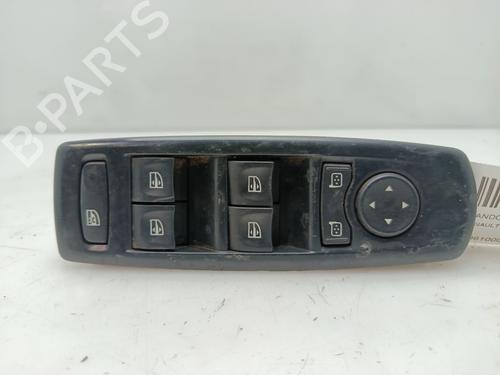 Used Left front window switch Left front window switch RENAULT LAGUNA III Grandtour (KT0/1) 2.0 dCi (KT07, KT0J, KT14, KT1A, KT1S) (131 hp) 33232031 33232031