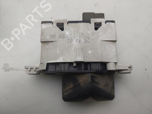 Warning switch FORD FOCUS I (DAW, DBW) 1.8 TDCi | BP33694077I22 - Image 4