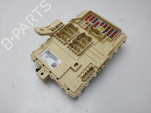 Used Fuse box Fuse box 37438027 37438027