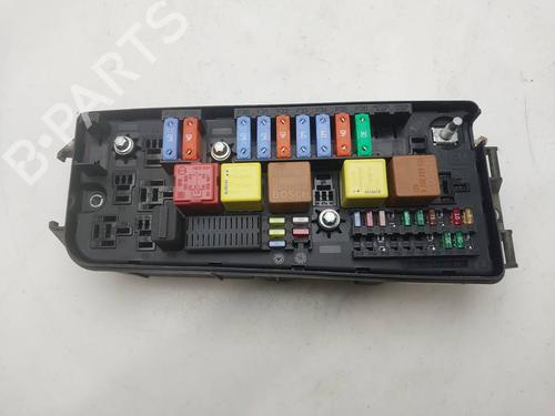 Used Fuse box Fuse box OPEL SIGNUM Hatchback (Z03) [2003-2008] 39881495 39881495