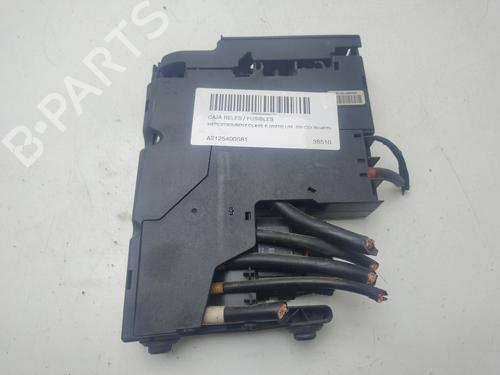 Used Fuse box MERCEDES-BENZ E-CLASS (W212) E 220 CDI / BlueTEC (212.001, 212.002) (170 hp) 30309145