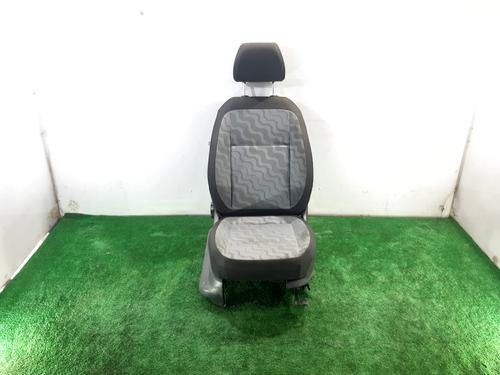 Used Right front seat SKODA FABIA II (542) 1.4 TDI (70 hp) 7674483