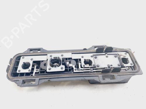 Used Lamp holder PEUGEOT 307 Break (3E) 2.0 HDI 90 (90 hp) 19728527