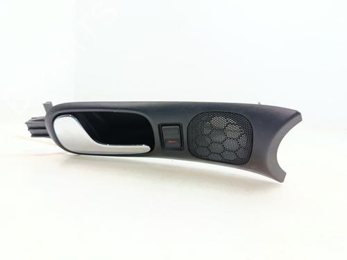 Venstre fortil invendig håndtag Venstre fortil invendig håndtag AUDI A4 B5 (8D2) 2.4 (165 hp) 34126581 34126581