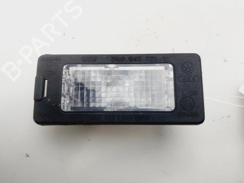 Kennzeichenbeleuchtung für SKODA FABIA III (NJ3) 1.2 TSI (90 hp) 32384760