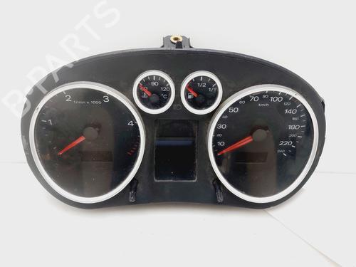 Kombiinstrument AUDI A2 (8Z0) 1.4 TDI (90 hp) 31136439