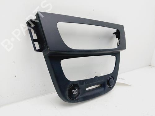 Midtkonsoll RENAULT MEGANE III Hatchback (BZ0/1_, B3_) 1.5 dCi (BZ09, BZ0D, BZ1W, BZ29, BZ14) | BP32032356I22 