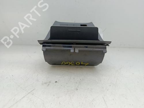 Używane Popielniczka VW GOLF V Variant (1K5) 1.9 TDI (105 hp) 30870849