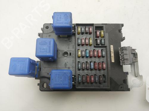Used Fuse box Fuse box 36813214 36813214