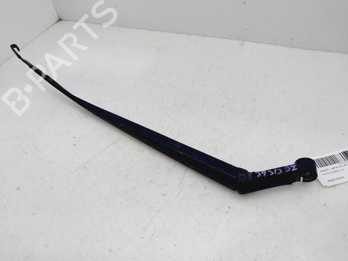 Used Front windshield wiper arm TOYOTA AURIS (_E15_) [2006-2013]  30601560