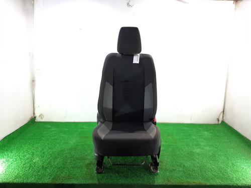 Used Right front seat TOYOTA AURIS (_E18_) 1.8 Hybrid (ZWE186_, ZWE186R) (136 hp) 9749668
