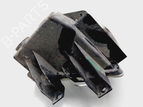 right-front-fog-light-opel-zafira-zafira-family-b-a05-2005-2006-2007-2008-2009-2010-2011-2012-2013-2014-2015-2016-2017-2018-2019-32104670 main image