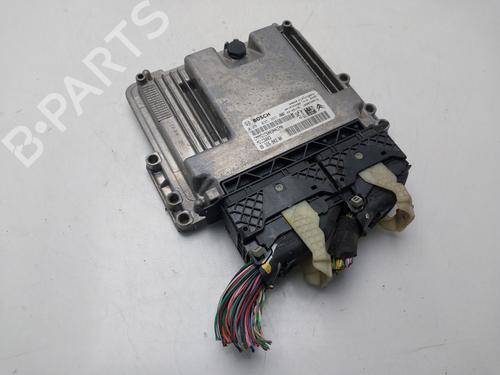 Used Engine control unit (ECU) Engine control unit (ECU) PEUGEOT 3008 II SUV (MC_, MR_, MJ_, M4_) [2016-2026] 35801412 35801412