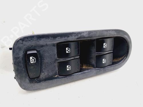 Used Left front window switch RENAULT MEGANE II (BM0/1_, CM0/1_) [2001-2012]  30601628